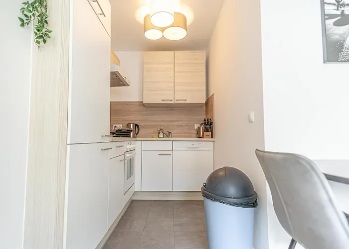 Stylish 1br With Living 9 Min To Downtown Metro Nearby *