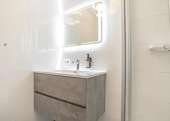 Apartmán Stylish 1br With Living 9 Min To Downtown Metro Nearby
